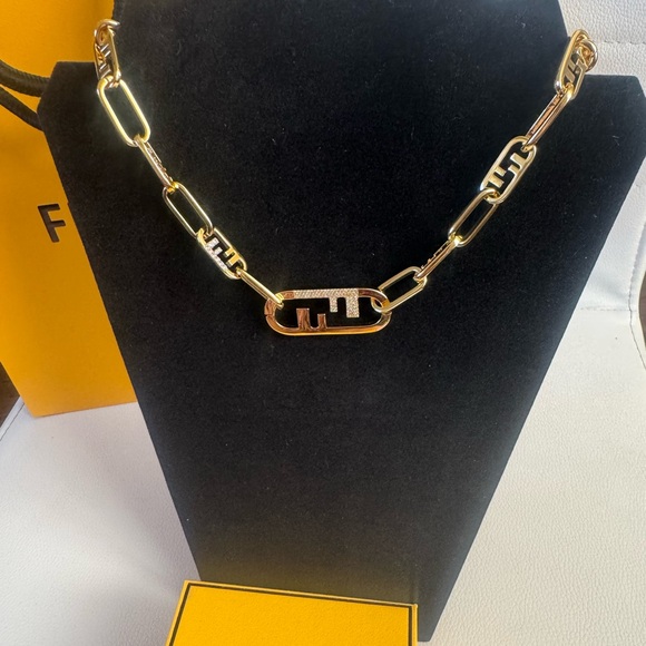 Elegant Gold Necklace - Picture 1 of 8